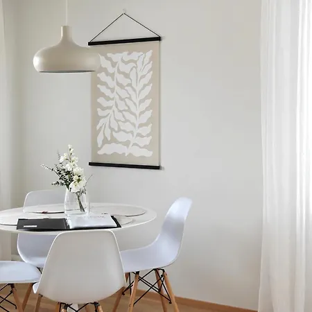 Siljohome Near The Train Station Appartement